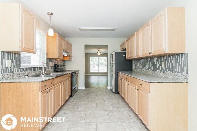 Building Photo - 10345 Prince Dr