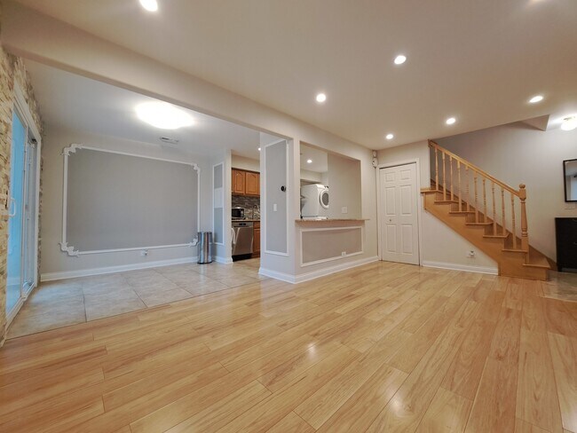 Foto del edificio - 1179 E Greenbriar Ln