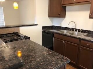 Foto del edificio - 8811 Carousel Ln