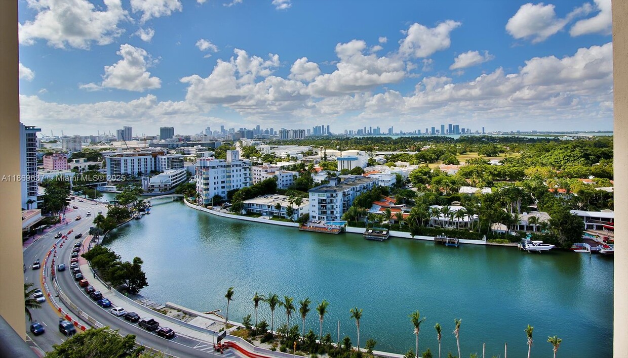 Foto principal - 2555 Collins Ave