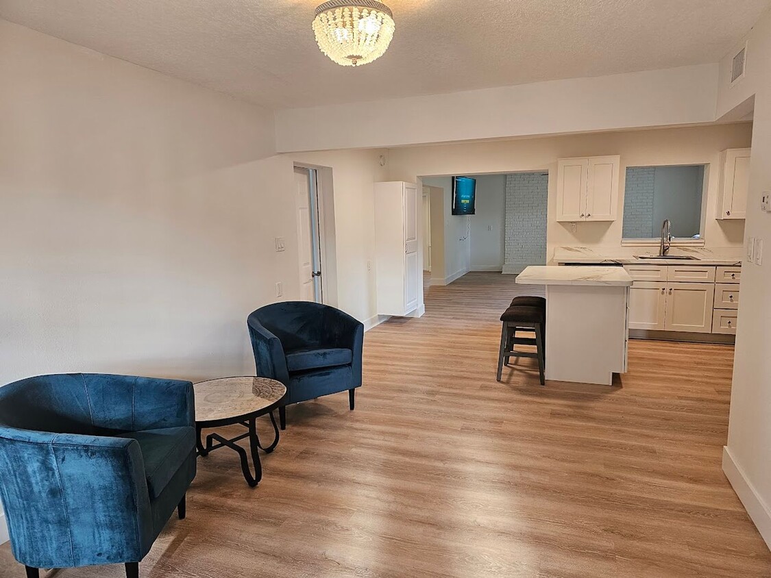 Primary Photo - Furnished Crystal River Home