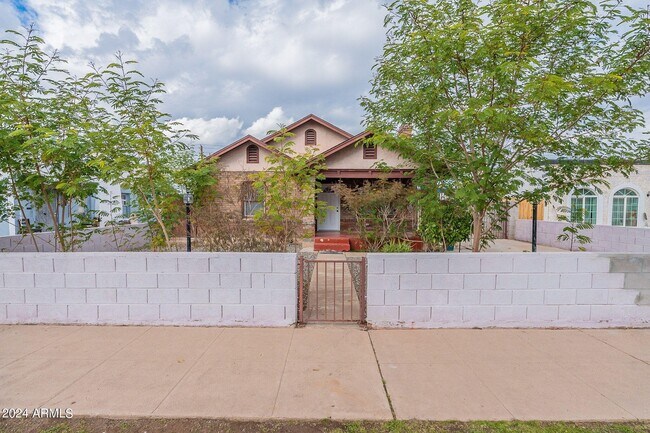 Building Photo - 1626 W Taylor St