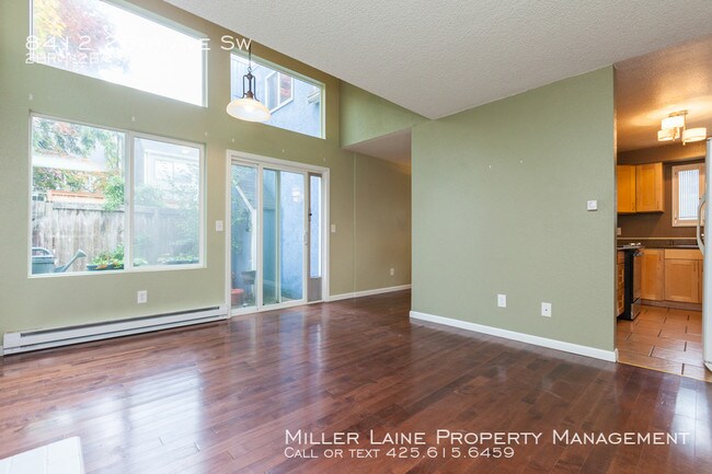 Foto del edificio - 2 Bedroom Townhome in West Seattle