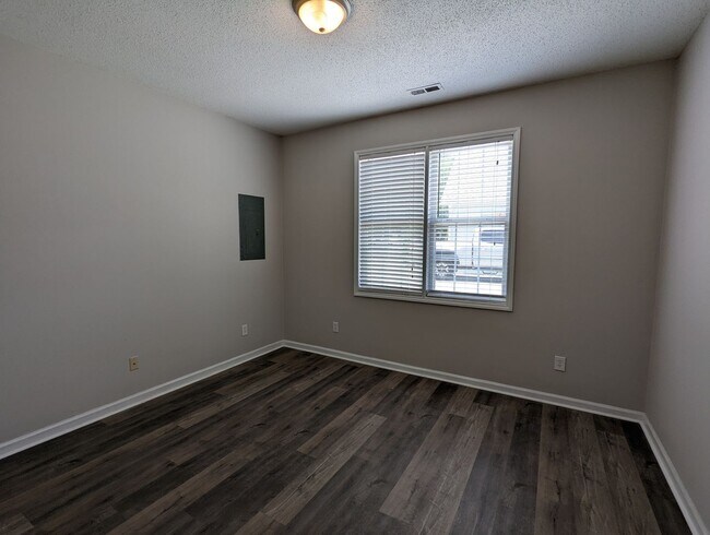 Foto del edificio - 706 Sykes St