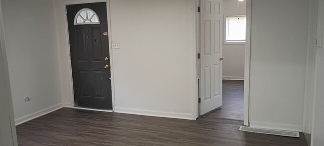 Building Photo - 308 Wilson St