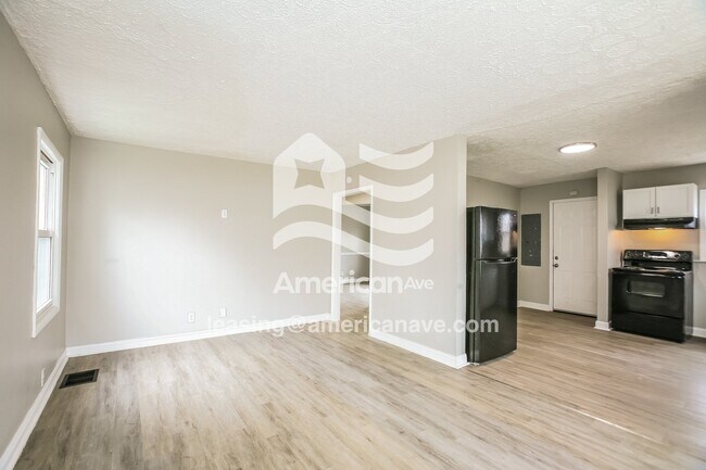 Building Photo - 3031 N Colorado Ave