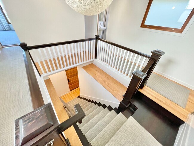 Foto del edificio - 3BR / 2 BA in Mission Dolores!  Laundry! Views! Deck! Storage! PROGRESSIVE
