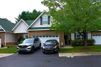 Building Photo - 112 Victoria Park Dr