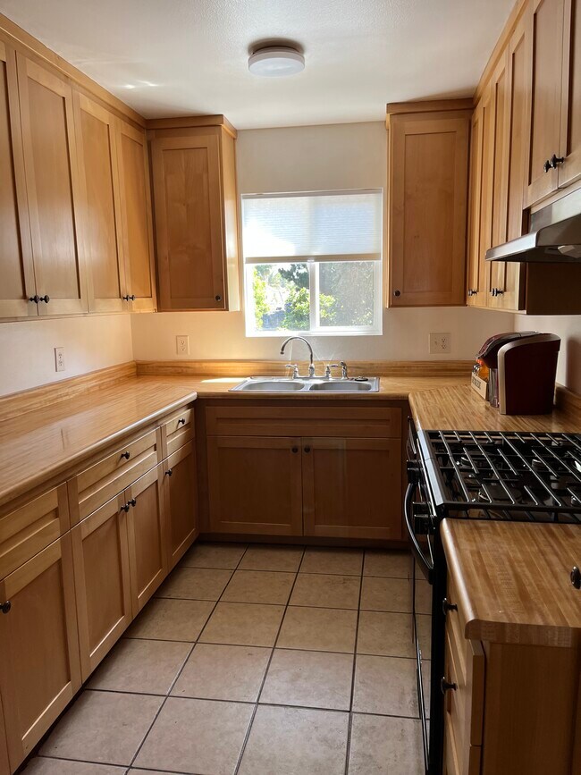 Foto del edificio - 500 Arcade Dr