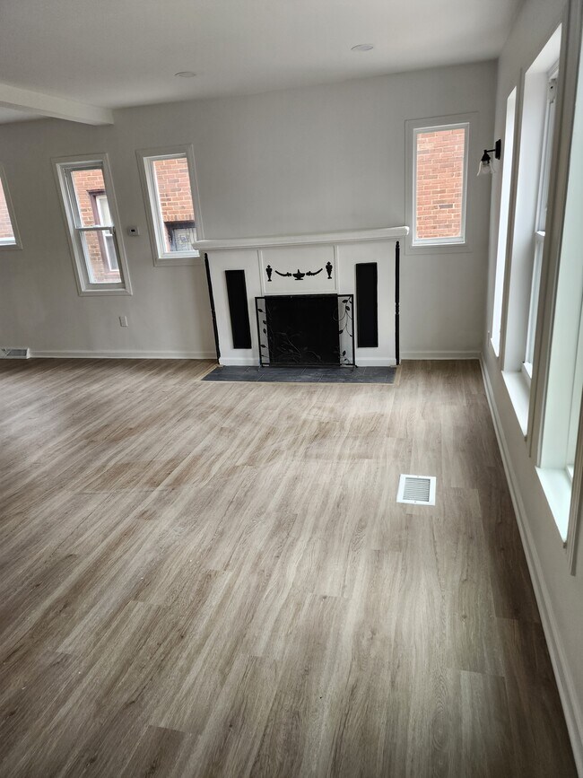 Foto del edificio - 15731 Lauder St