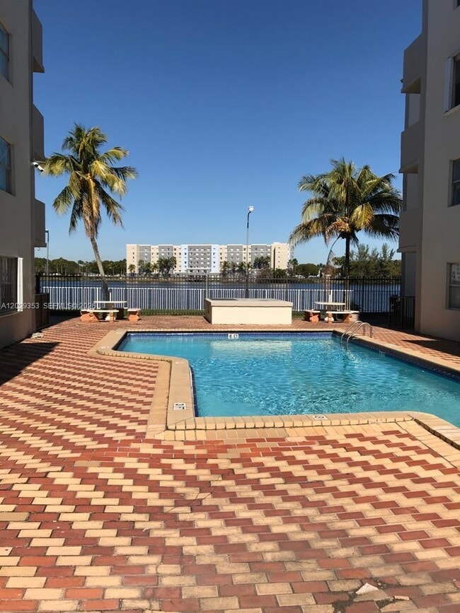Foto del edificio - 5505 NW 7th St