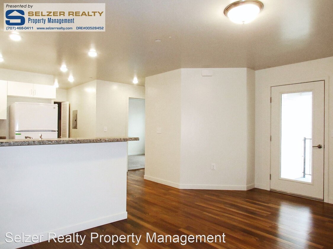 Building Photo - 2 br, 1 bath Apartment - 345 N. Main St.
