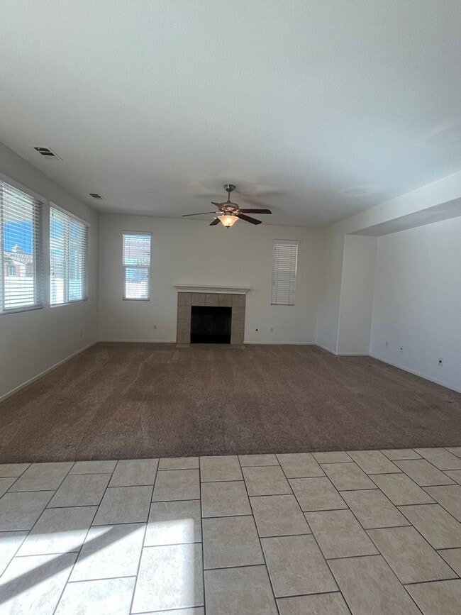 Foto del edificio - Beautiful 4 Bedroom Home!