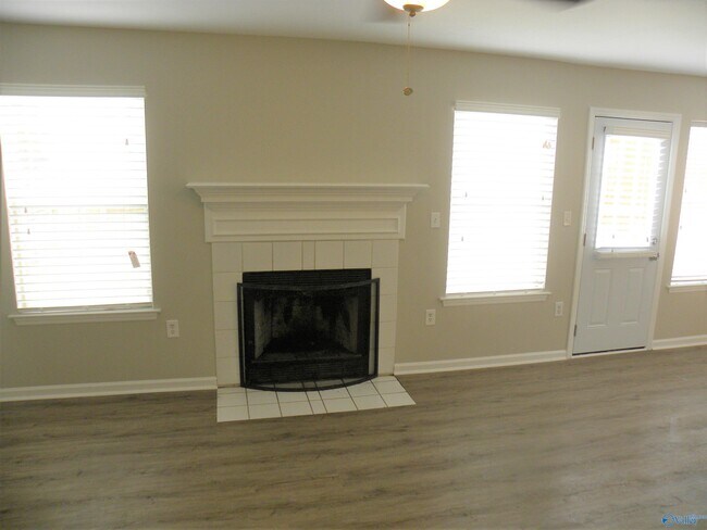 Building Photo - 142 Liberty Dr