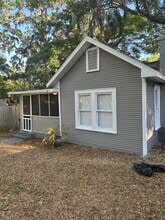 Building Photo - 903 Vistabula St