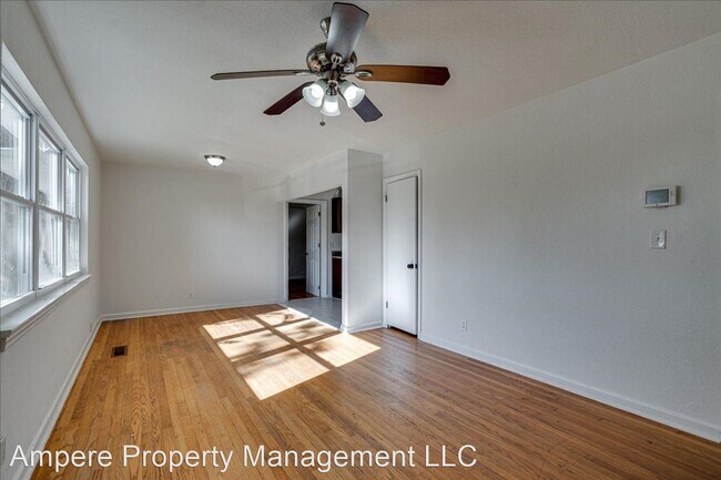 Building Photo - 3 br, 1 bath House - 711 Moore St