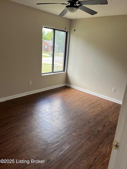 Building Photo - 1709 Cliff Ridge Ct