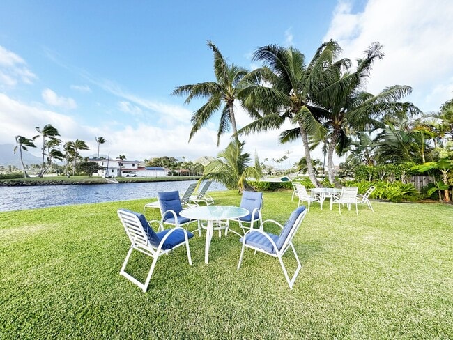 Building Photo - Furnished Kaimalino House Fronting Canal & Overlooking Kailua Bay