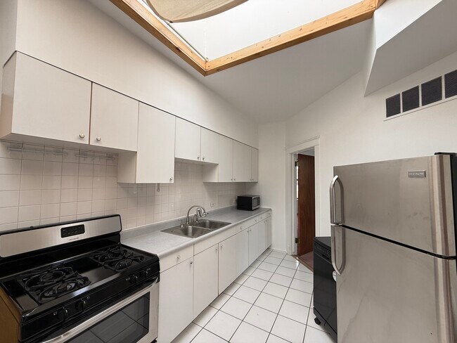 Foto del edificio - 1524 W Jarvis Ave