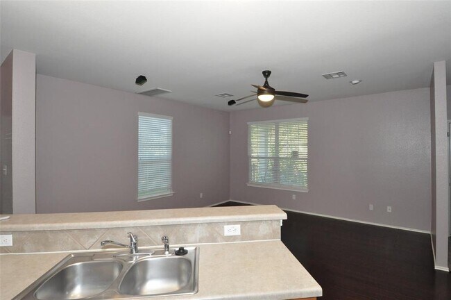 Building Photo - 1900 Scofield Ridge Pkwy