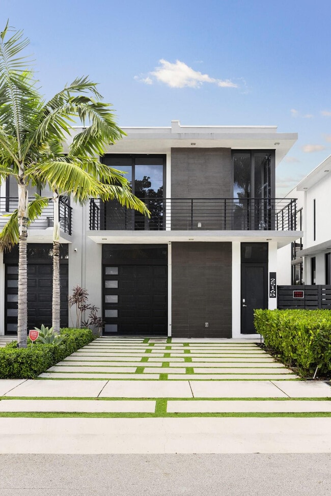 Building Photo - 2516 NE 21st St