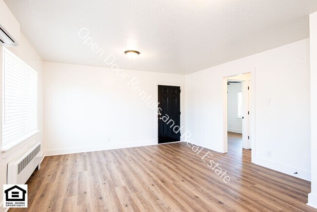 Foto del edificio - 1823 Griswold Dr
