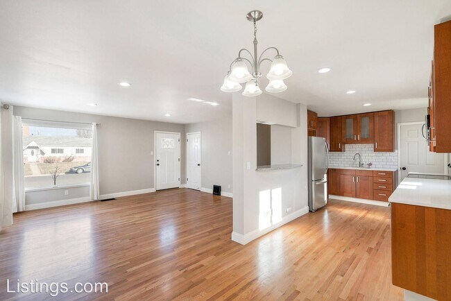 Building Photo - 5 br, 2 bath House - 4350 E Utah Pl