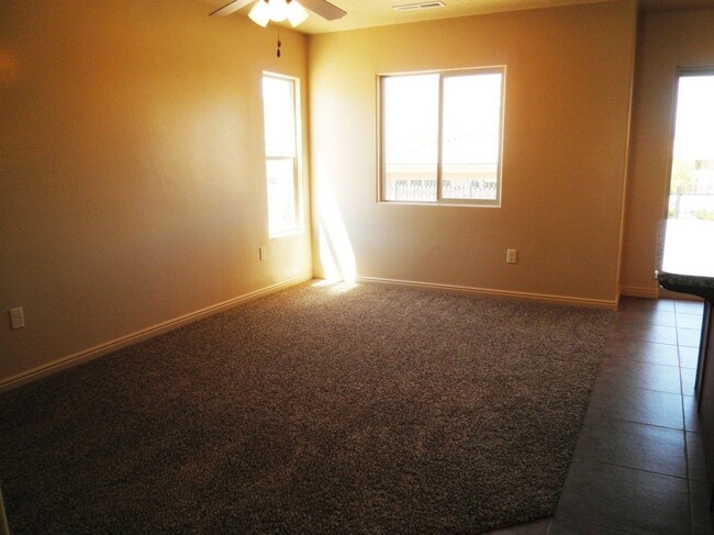 Building Photo - Gorgeous 3 Bedroom Townhome in St. George
