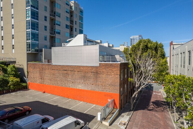 Building Photo - 540 Delancey St
