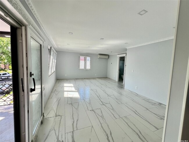 Building Photo - 64-35 Dieterle Crescent