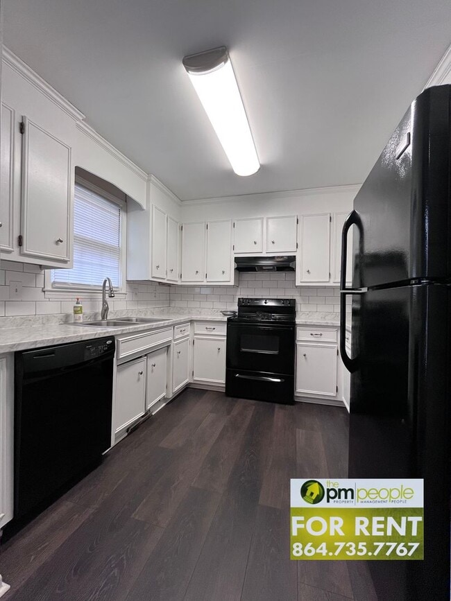 Foto del edificio - Excellent Location! 4/2.5 Townhome Available!