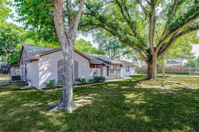 Foto del edificio - 9218 Hammerly Blvd