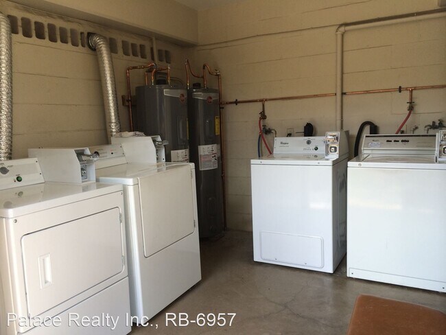 Building Photo - 1753 Malanai St