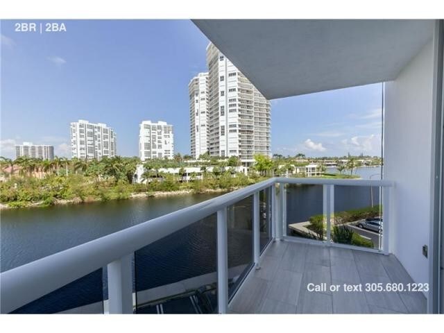 Foto del edificio - 20505 E Country Club Dr