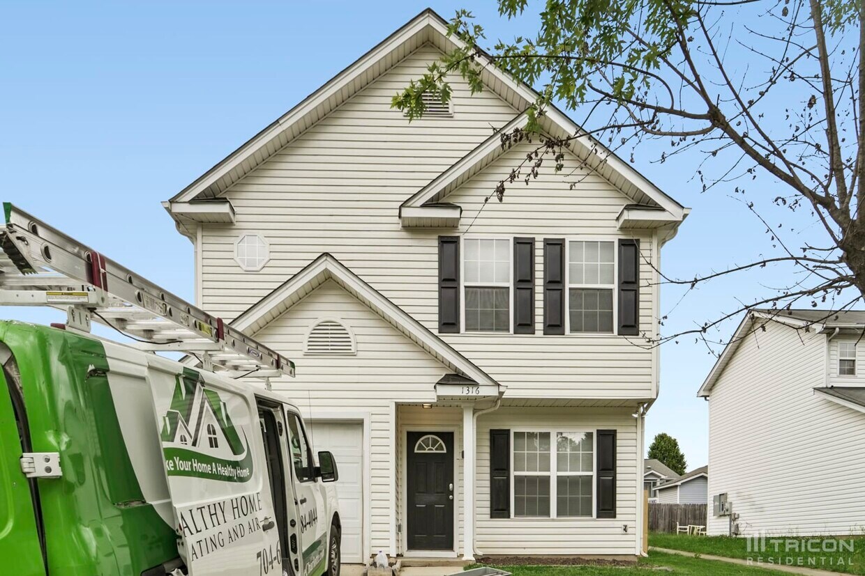 Primary Photo - 1316 Crandon Dr