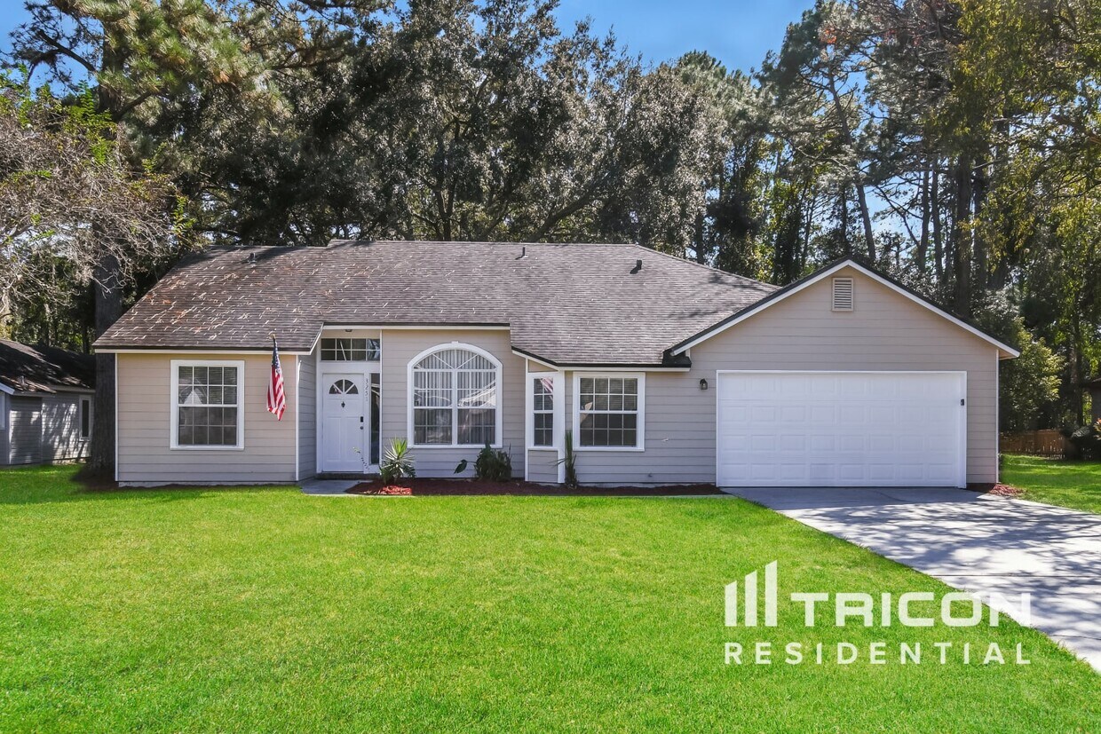 Foto principal - 3251 Deerfield Pointe Dr