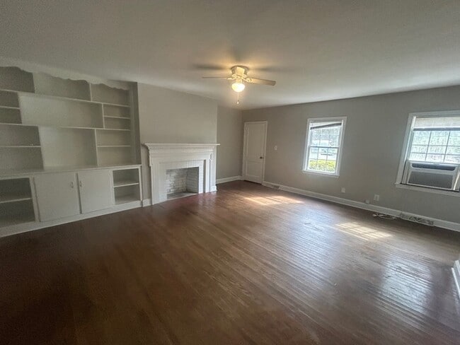 Building Photo - 1717 Kennedy Dr