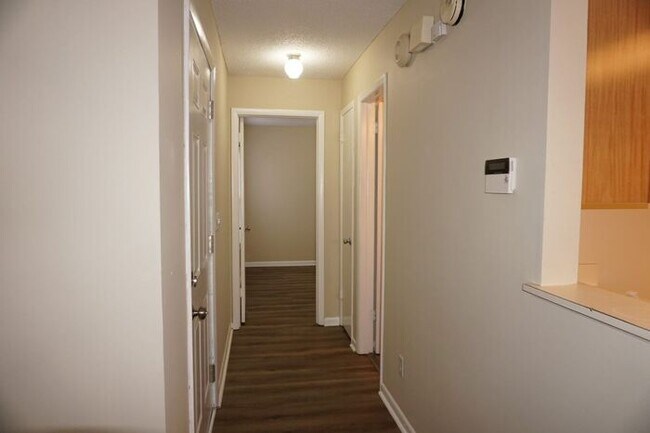 Building Photo - 2 Bedroom/2 Bath Townhome Near NAS Jax