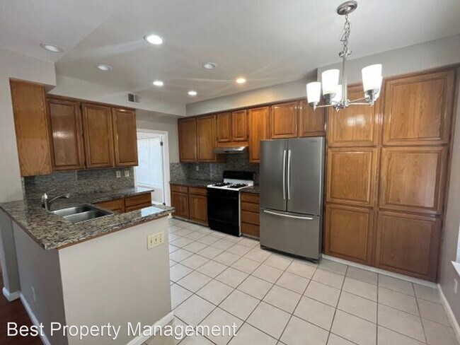 Foto del edificio - 4 br, 3 bath House - 5579 Ridgewood Drive