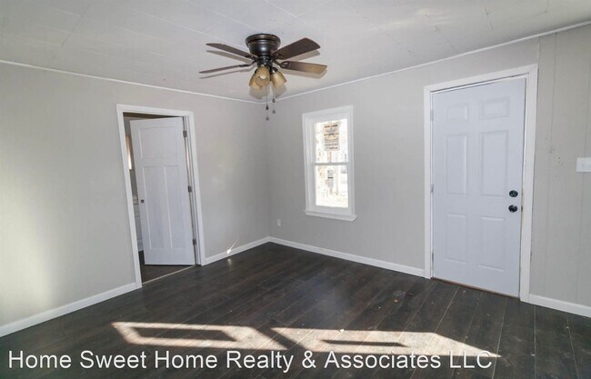 Building Photo - 2 br, 1 bath House - 2127 N Park Ave