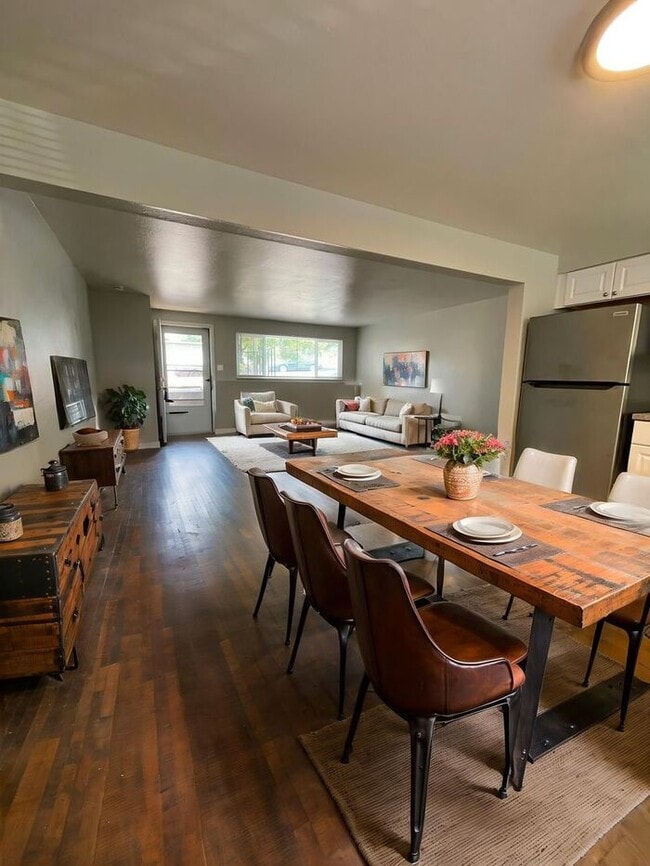 Building Photo - 1035 Magnolia St