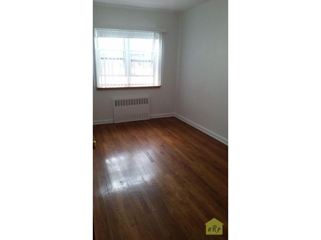 Foto del edificio - 1735 70th St