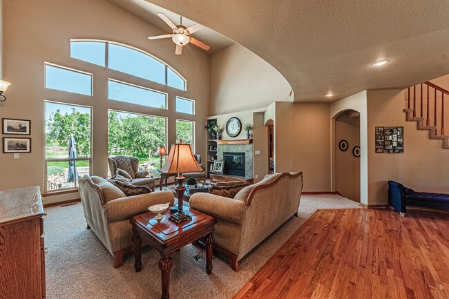 Foto del edificio - 1630 Oakmont Dr