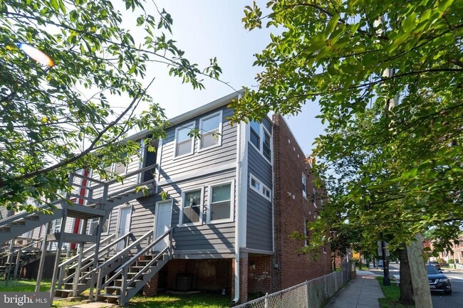 Move In Ready 2 BD 1 BA close to Metro, Sh... - Move In Ready 2 BD 1 BA close to Metro, Sh... Apartment