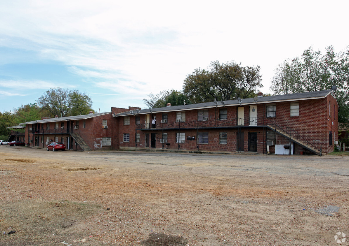 Primary Photo - 480-484 Tillman St