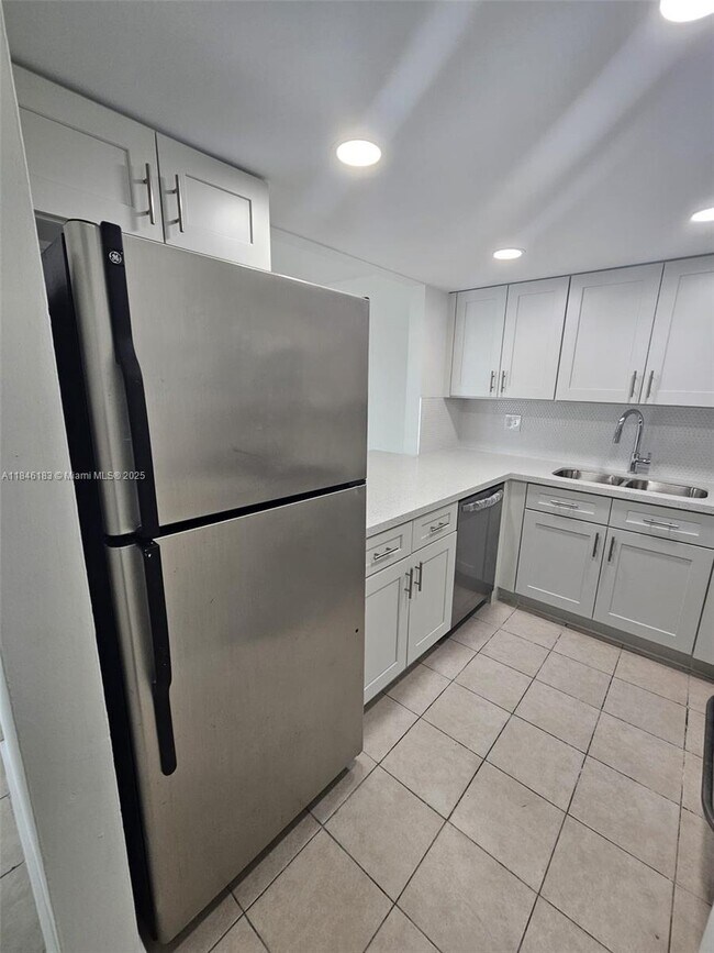 Foto del edificio - 8045 NW 7th St