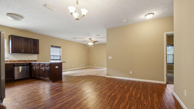 Foto del edificio - 1221 E 26th St