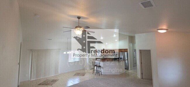 Foto del edificio - 1187 Cherrywood Ave