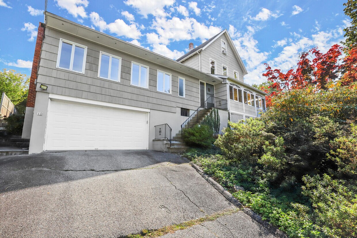 10 Logan Pl, Norwalk, CT 06853 House Rental in Norwalk, CT