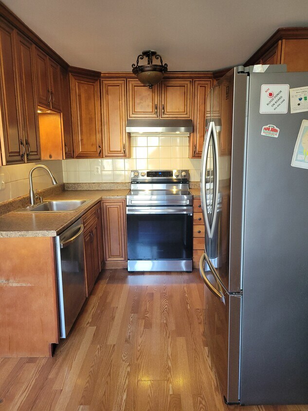 Photo - 19360 Running Cedar Ct (Germantown, MD)